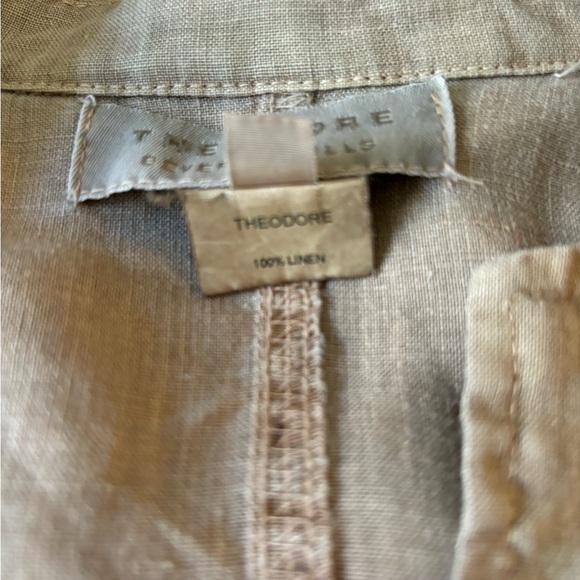Theodore Beverly Hills tan linen blazer. EUC. Size large - Picture 2 of 3